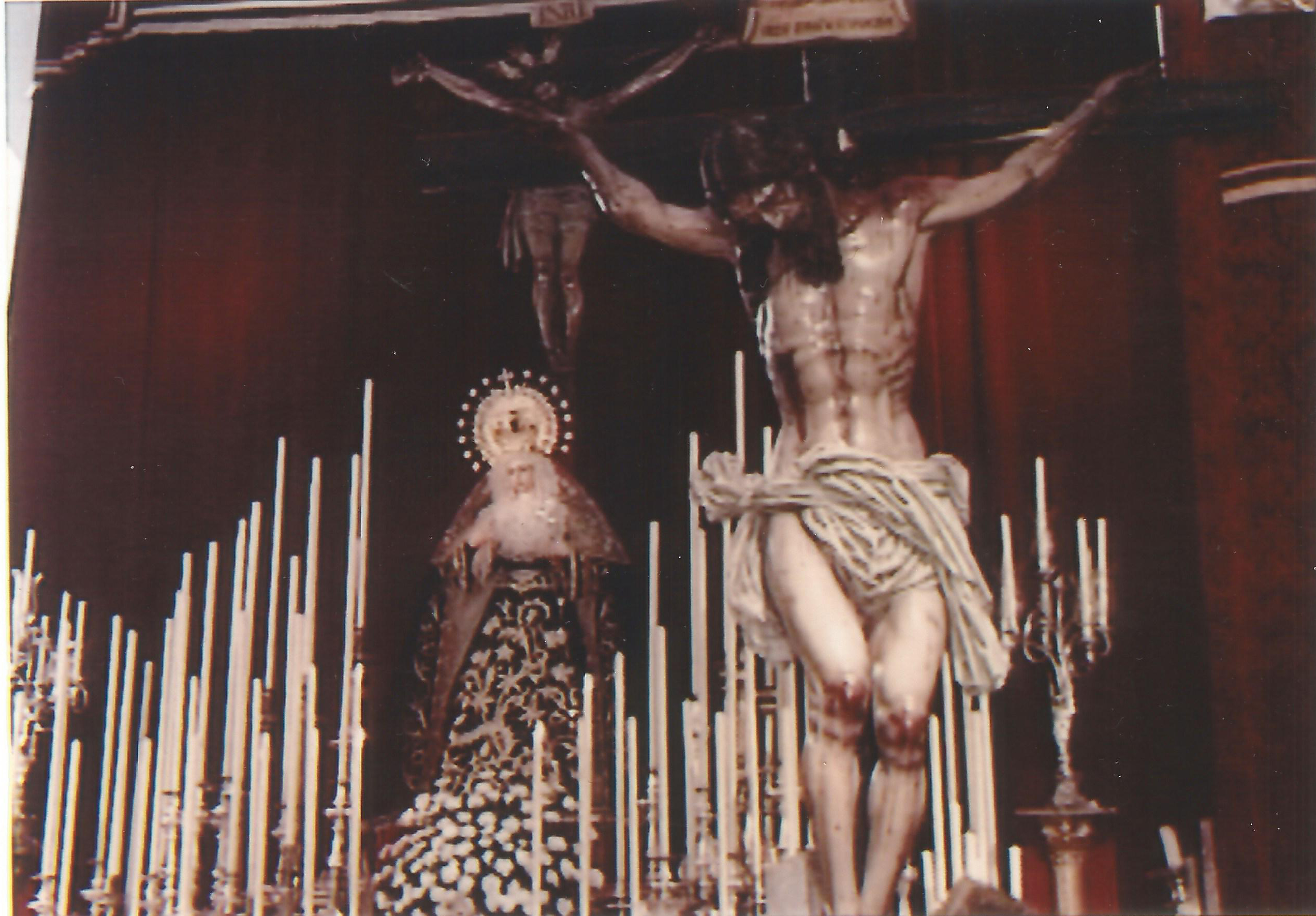 Fue en el año 1997 cuando esta Hermandad celebró el XXV Aniversario de la Bendición del Santísimo Cristo de la Vera-Cruz y de su llegada a Pilas, se celebró traslado a la Iglesia Parroquial con la inédita imagen de los titulares de la Hermandad de la Soledad en el altar de cultos y allí se celebró Santa Misa conmemorativa de ese veinticinco aniversario  Imagen 2, posteriormente fue trasalado en hombros por los hermanos y hermanas hasta la Ermita de Belén por las calles de Pilas.