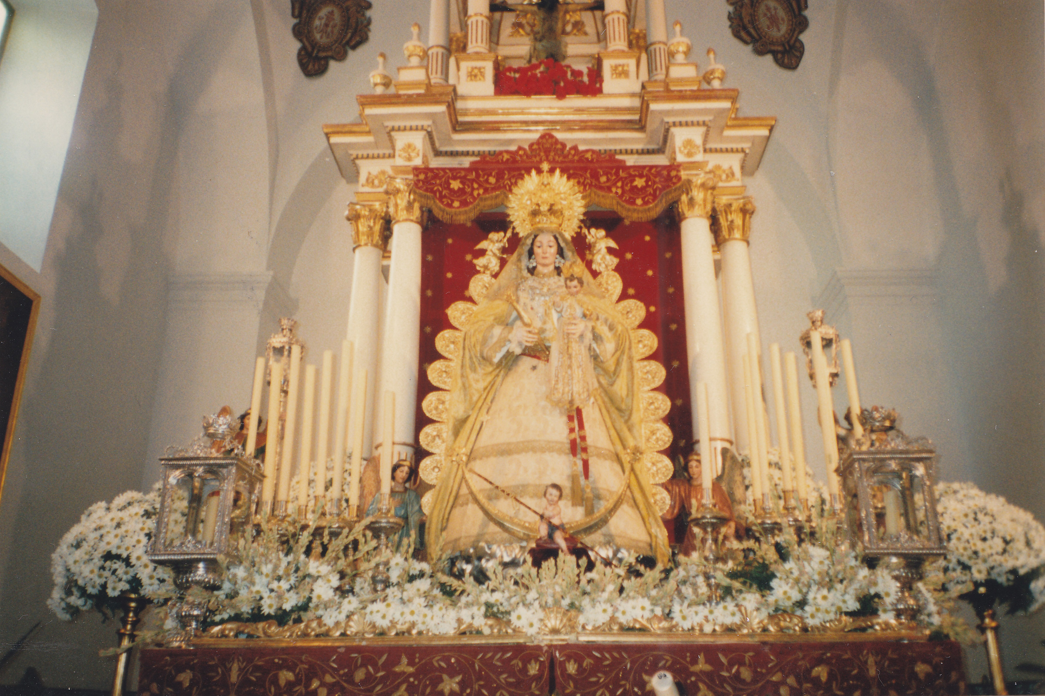 Primera vez que lució la Vara de Alcaldesa a sus pies. Octubre de 1996. Triduo preparatorio de la Coronación Canónica.