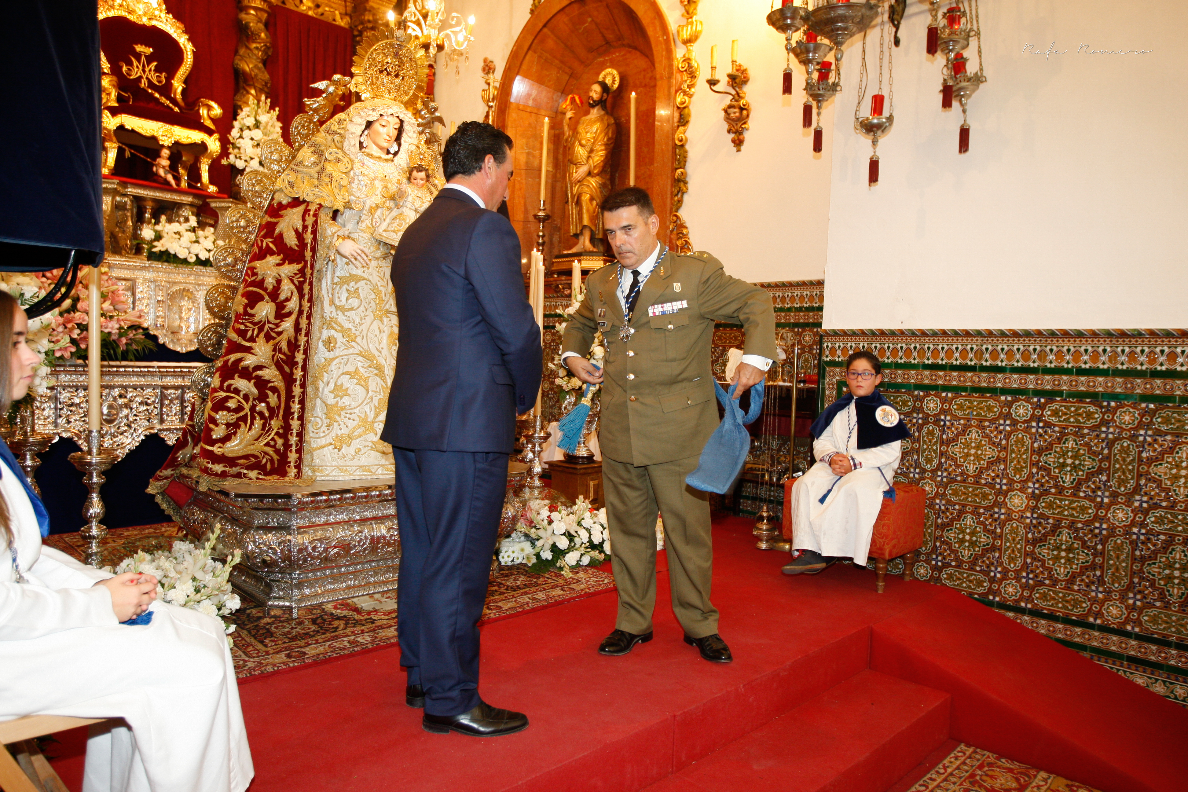 Momento de la imposición del Fajín. Momento de la imposición del Fajín.